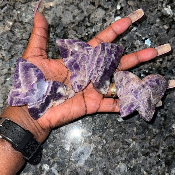 Dream Amethyst Butterfly Set of 3 - Sphere holder ๐ฆ - Picture 3 of 7